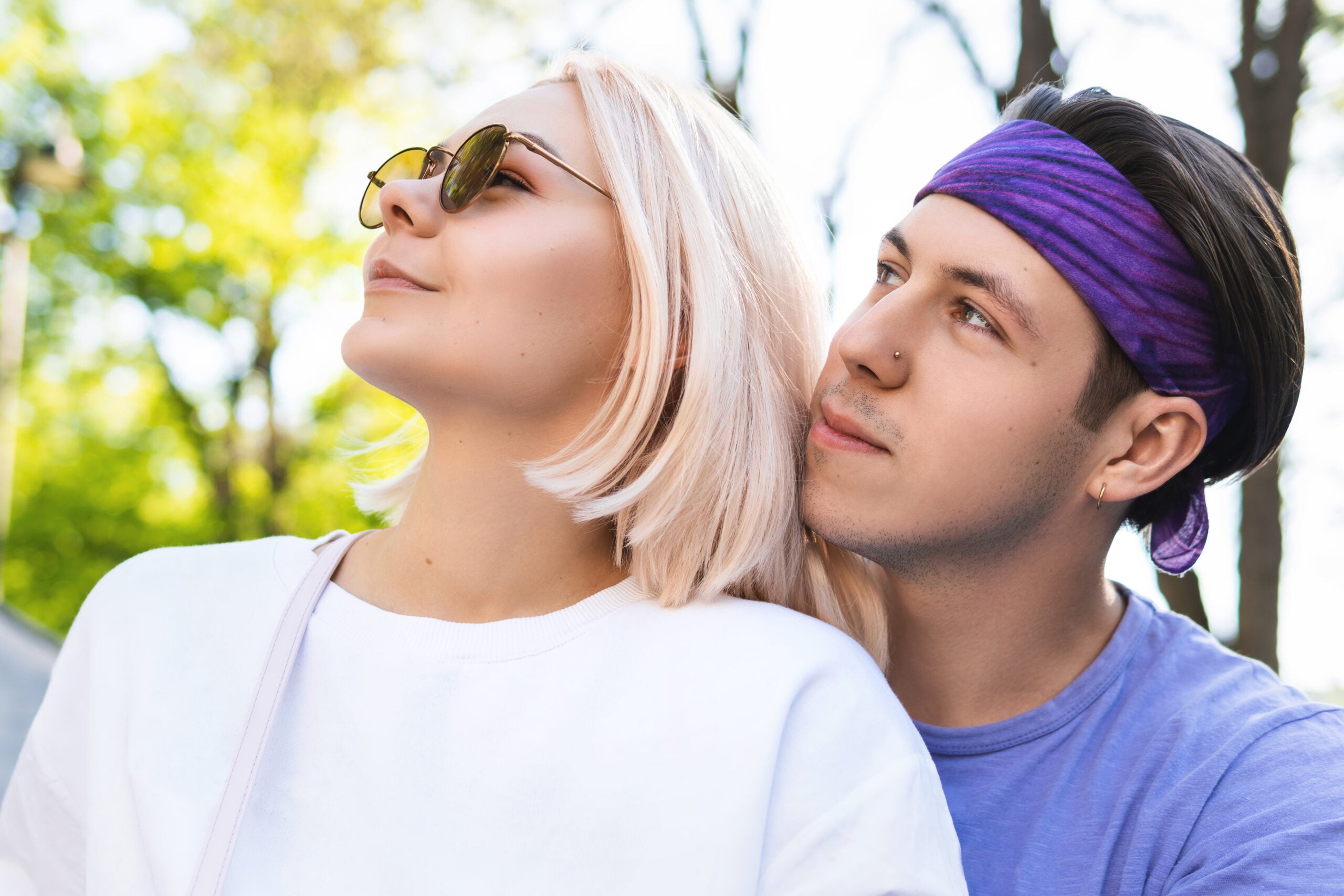 Emotional connection and distance cycle in bipolar relationships concept image
