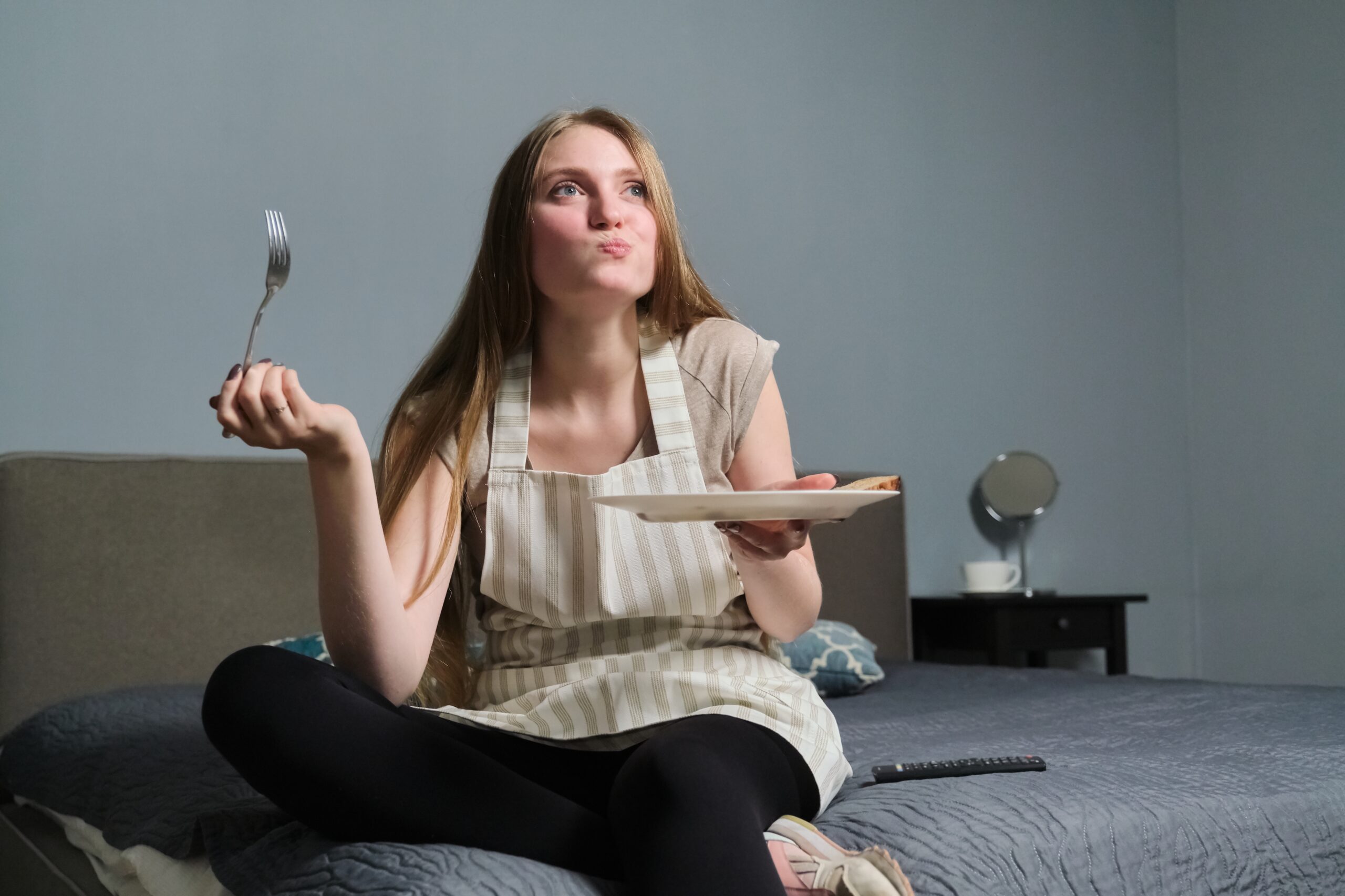 Mental health therapist guiding patient through steps on how to treat eating disorders in a safe clinical setting