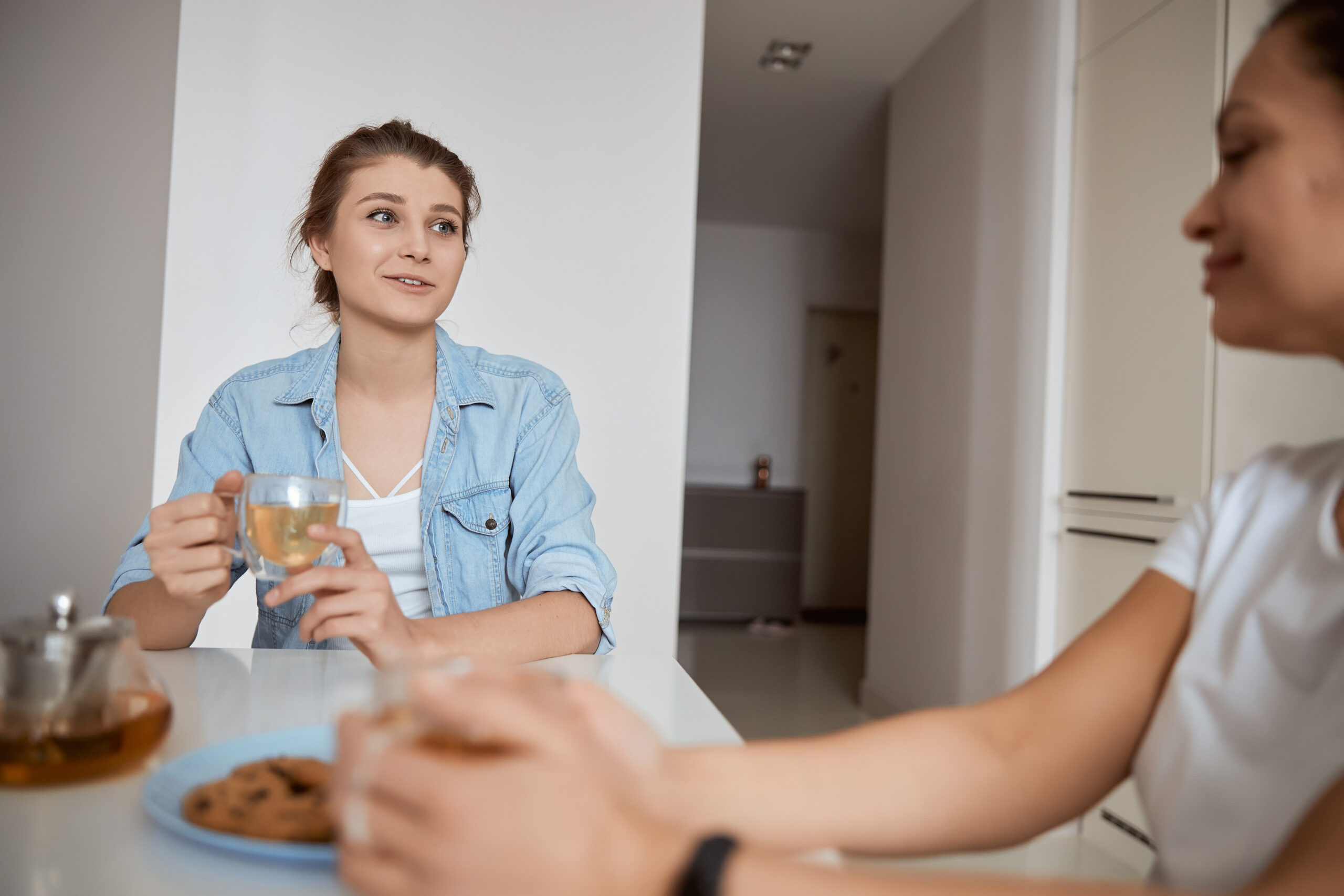 Supportive counseling conversation about the signs and symptoms of binge eating disorder
